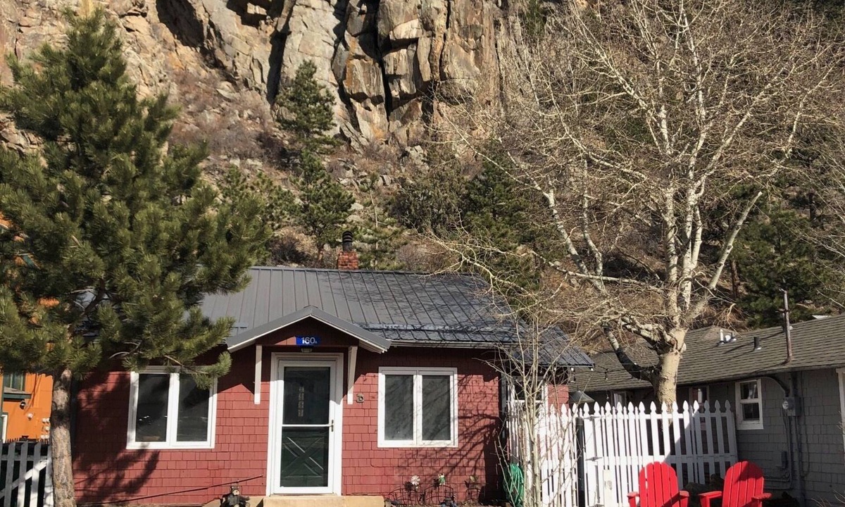 Estes Park Cabin | Vintage Cabin in Downtown Estes Park