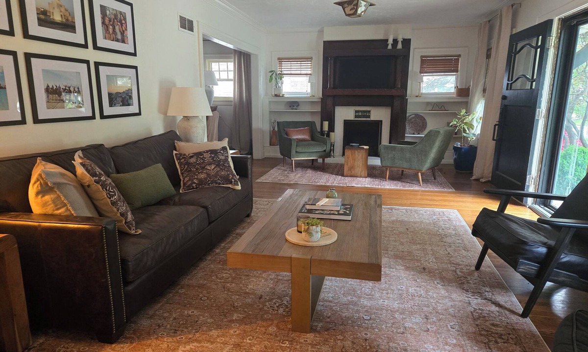 South Kansas City House | Walk to Brookside, Shops/Dining, 3BR, patio, backyard bar. 9 miles 2 World Cup