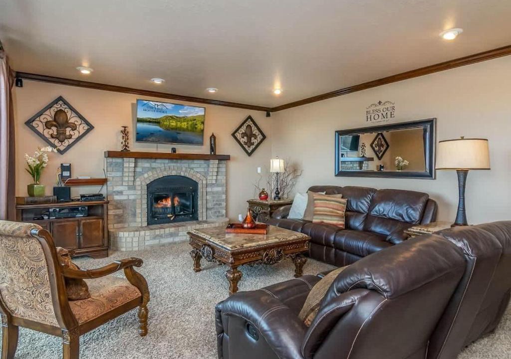 Draper House | Wasatch Retreat in Draper with Mtn Views Theater and Hot Tub