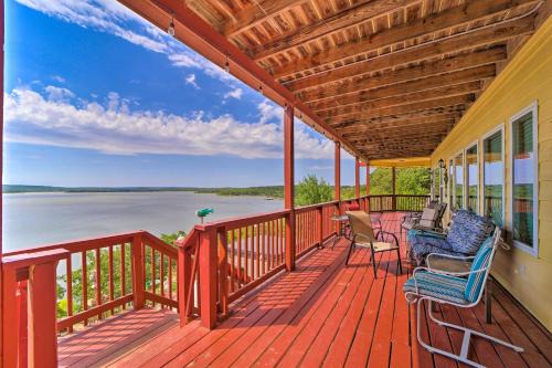 Longtown House | Waterfront Lake Eufaula Home: Multi-Level Balcony