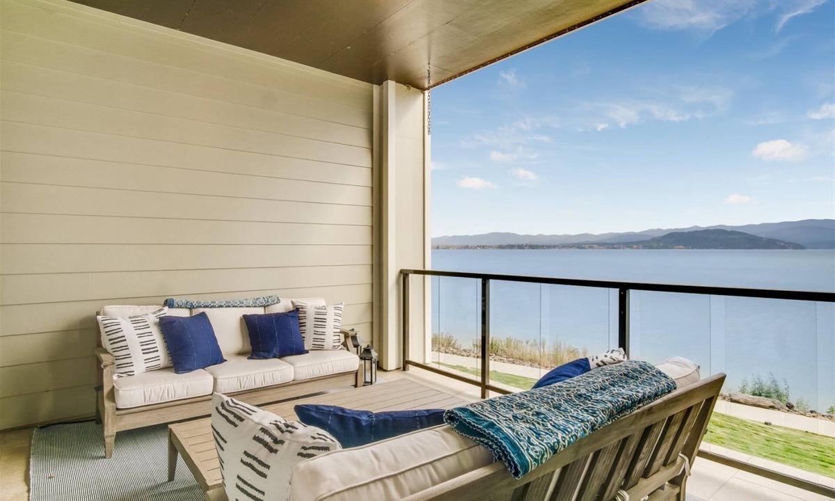 Sandpoint Condo | Waterfront Luxury Condo w/Beach, Marina, Pool & Hot Tub
