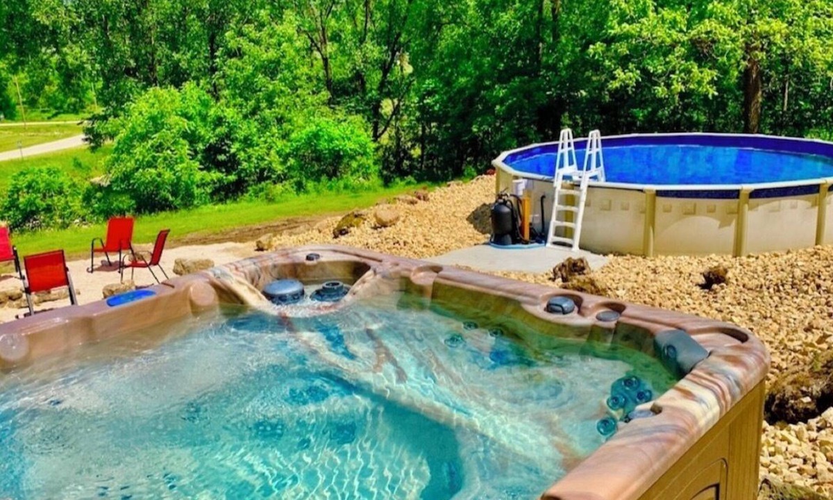 Harpers Ferry Cabin | Wexford Hollow 6 BR Cabin with Swimming Pool & Hot Tub