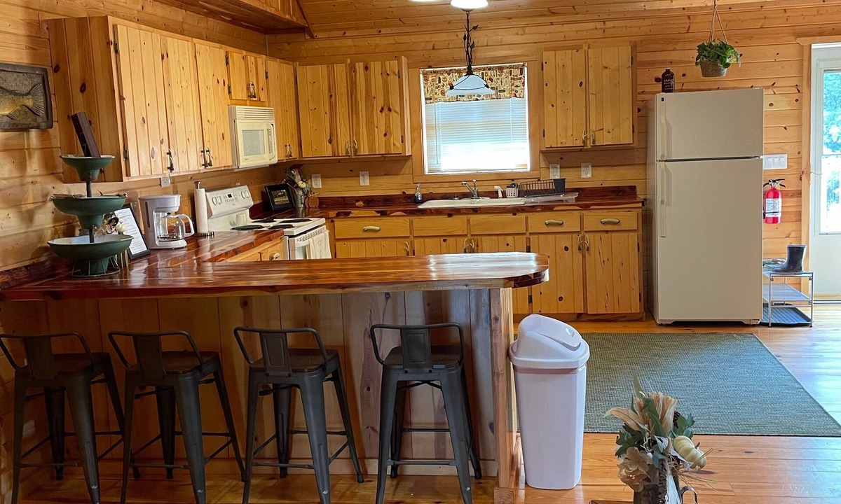 Melbourne Cabin | White River