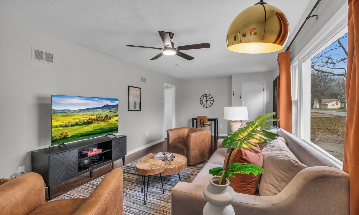 Blue Springs House | World Cup Stay 3BR Ranch 20 Min to Arrowhead