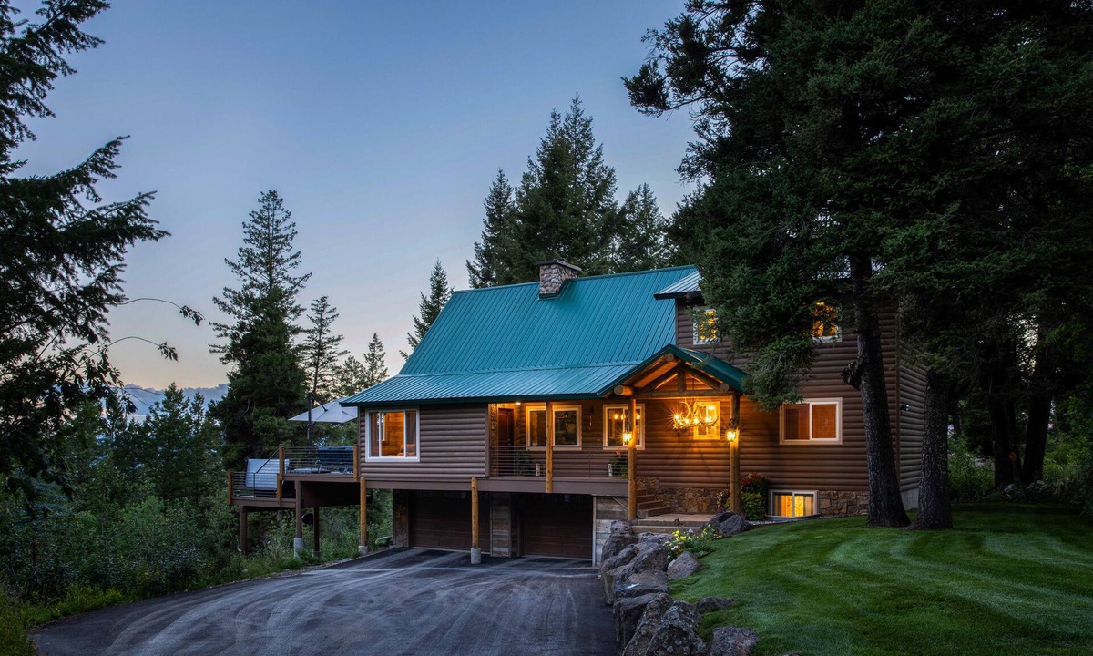 Star Valley Ranch Cabin | Wyoming Cabin w/Hot Tub & Mountain-View Deck
