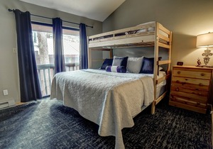 Comfy Condo near Shuttle Pick up