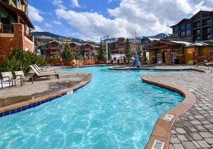 Cozy Condo + Gas Fireplace | Enjoy Ski-in/Ski-out