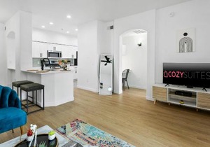 CozySuites Glendale by the stadium with pool 03
