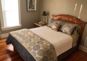 Grayhouse Inn - Room #4