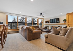 Spacious 2BR Open Concept Remodeled Kitchen & Baths | Flexible Sleeping in Vail