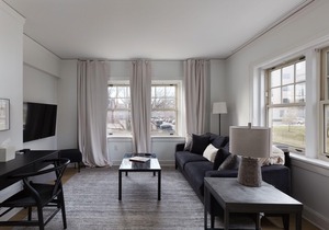 Steps to Shops, Eats | Easy Access + W&D | Zencity