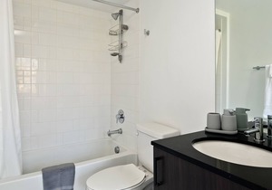 Steps to Shops, Eats | Easy Access + W&D | Zencity