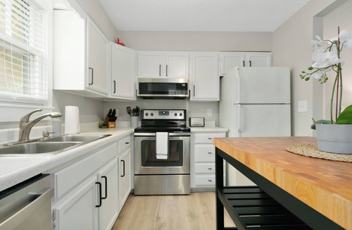 Rosedale House | 1-Bed Retreat | Gated Yard | Near KU Hospital | 20