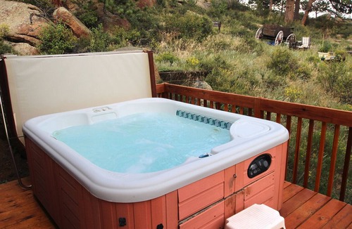 Estes Park Cabin | 1 Bedroom, 1 Bath, Large Deck with Personal Hot Tub, Grill and Patio Furniture.