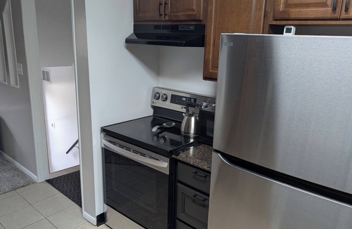 Lawrence Apartment | 1-bedroom apartment 5 minutes from Allen Field House