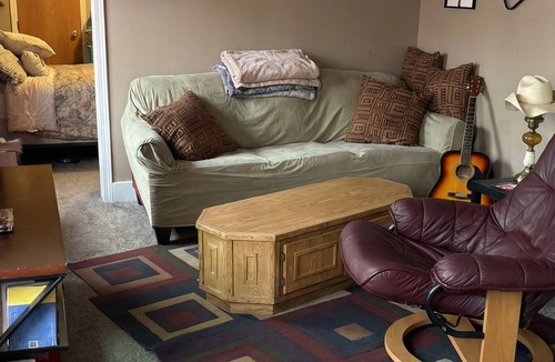 Lincoln Apartment | 1-bedroom corporate apartment in Historic Havelock with central AC, patio, & W/D