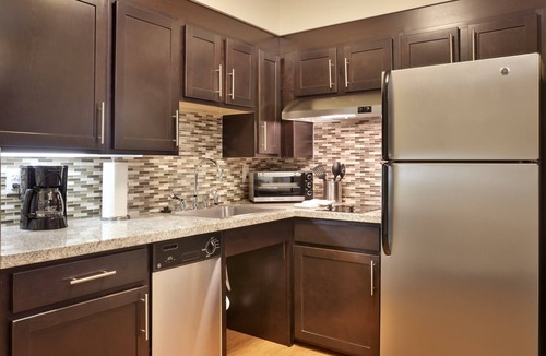 Midvale Condo | 1 Bedroom Suite | Access to a Heated Pool & Hot Tub + Free Breakfast Buffet