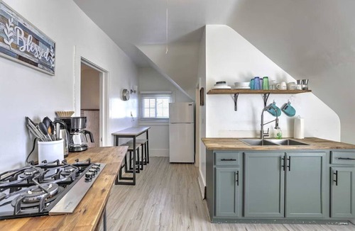 Sheridan Apartment | 1 minute to historic downtown, bring your pet!