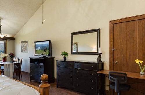 Purgatory Cabin | 10 min to Ski - AC - Pool/Hot Tub - Golf - Views - Lodge #410