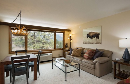 Purgatory Cabin | 10 min to Ski - Golf Resort - Views - AC/Pool/Hot Tub - Lodge #213
