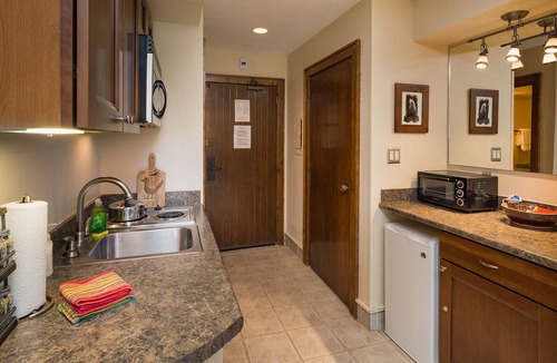 Purgatory Cabin | 10 min to Ski - Golf Resort - Views - AC/Pool/Hot Tub - Lodge #213