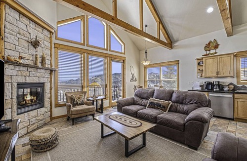 Estes Park Condo | 140 m² Condo ∙ 2 bedrooms ∙ 6 guests