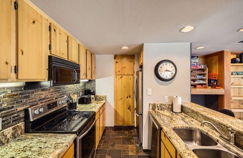 Lakeside Village Condo | 1776 Decatur 4 Bedroom Condo