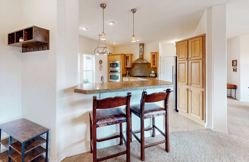 Gypsum House | 180º mountain/valley views & patio - bordering Bureau of Land Management area