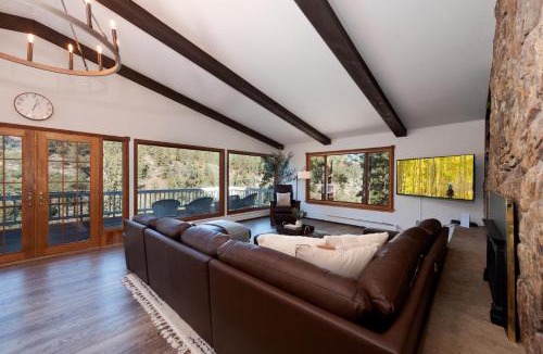 Durango House | 19 Newland Circle