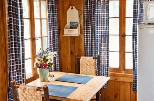 Riverside Cabin | 1930's Historic Cabin - 2 Twin Beds, Kitchen, Bathroom