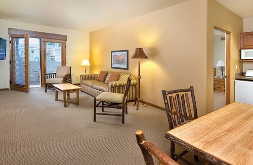 Taos Condo | 1br Cozy Pueblo Style w/Stunning Views