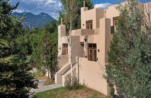 Taos Condo | 1br Cozy Pueblo Style w/Stunning Views