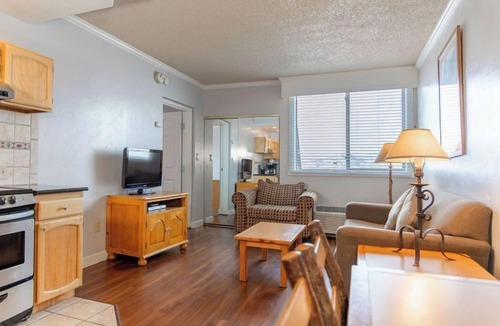 Steamboat Springs Hotel | 1BR w/Kitchen, Pool & Hot Tub Near Steamboat Ski Resort