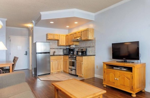 Steamboat Springs Hotel | 1BR w/Kitchen, Pool & Hot Tub Near Steamboat Ski Resort
