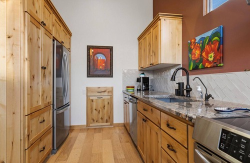 Kayenta Villa | 2 bed 2 bath in the Kayenta Art Village W/Views of the red rock cliffs.