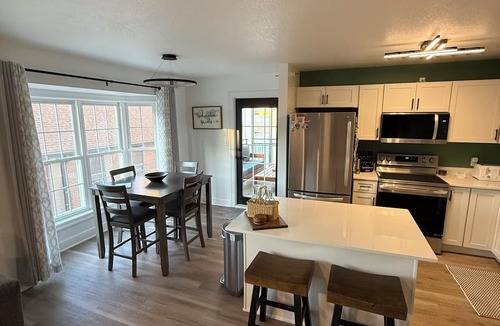 Winterset Condo | 2-Bedroom Condo, 1 block from the Square, Underground parking, Private balcony