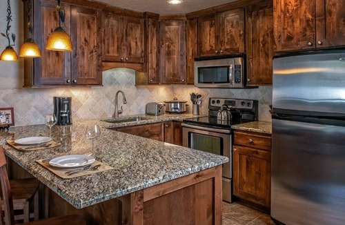 Breckenridge Cabin | 2 BR - Grand Lodge on Peak 7 Resort– Ski-in/Ski-out Spring Break! Mar. 7 - 13