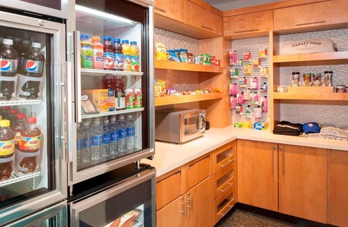 Norwood Park Hotel | 2 Comfortable Suites Perfect for Families & Groups