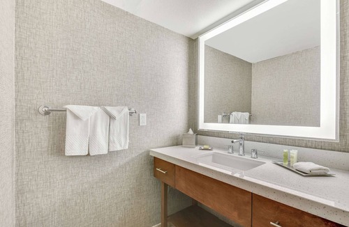 North Mountain Hotel | 2 Connecting Suites at a 4⭐️ Hotel