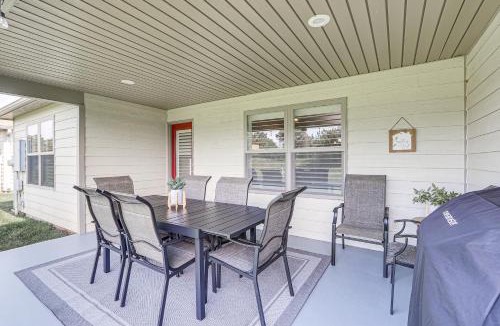 Winfield House | 2 Mi to Main Street: Family Home in Winfield!