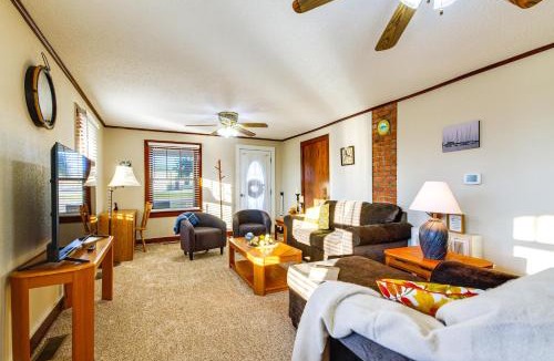 Stockton House | 2 Mi to Stockton Lake: Family Home w/Grill