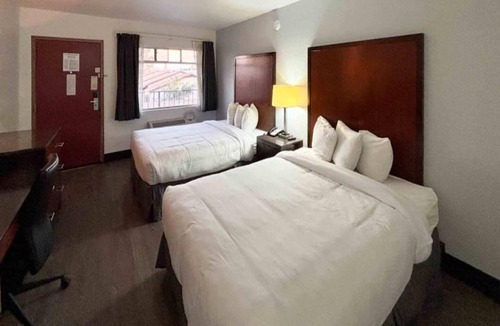 Mesa Apartment | 2 Queen Beds | Non-Smoking, Micfridge