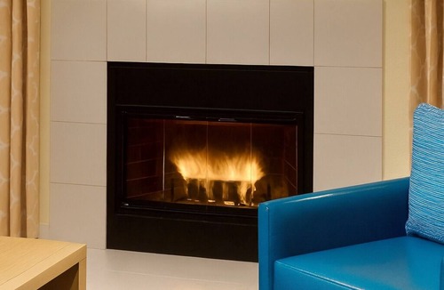 Flagstaff Hotel | 2 Spacious Classy Units, Near 10 Fairway, With Outdoor Pool, Pets Are Allowed!