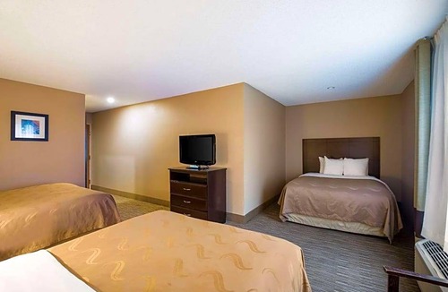 Kansas City Hotel | 2-Star Hotel ∙ Quality Inn I-70 Near Kansas Speedway