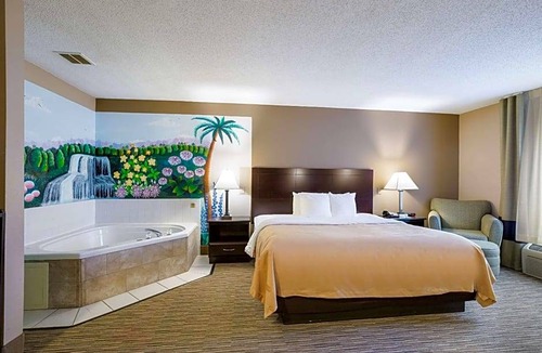 Kansas City Hotel | 2-Star Hotel ∙ Quality Inn I-70 Near Kansas Speedway
