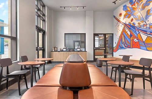 Crossroads Arts District Hotel | 2-Star Hotel ∙ Hampton Inn Suites Kansas City Downtown Crossroads