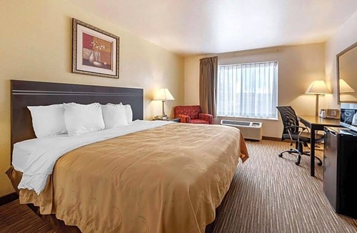 Limon Hotel | 2-Star Hotel ∙ Quality Inn & Suites Limon