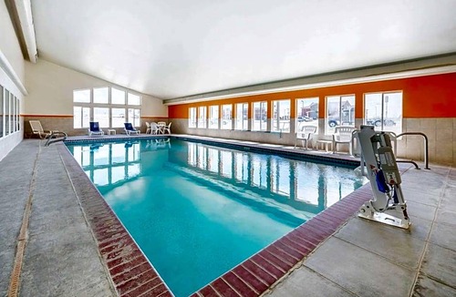 Limon Hotel | 2-Star Hotel ∙ Quality Inn & Suites Limon