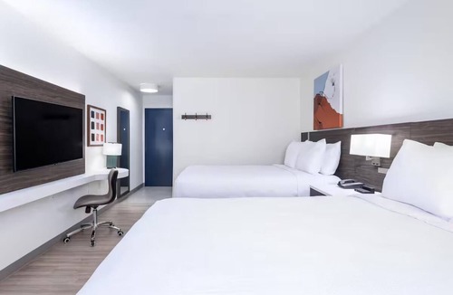 Clarion Hotel | 2 Value-Packed Rooms Great for Budget-Friendly Family/Group Getaways