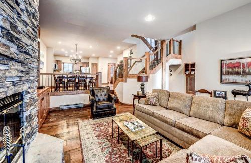 Highlands Townhomes House | 22 Highlands Townhomes
